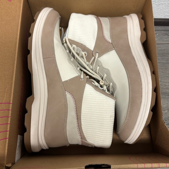 Ryka Women's Brae 2 Water-Resistant Cold Weather Boots** - Picture 2 of 7